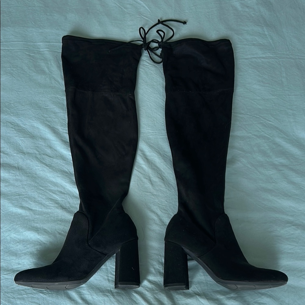 Black Over the Knee Boots with Sleek Design